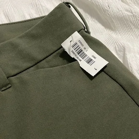 NWT- Old Navy - 24+.  Pixie Pant - Picture 6 of 9